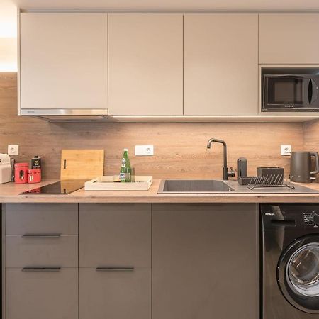 Beautiful & Renovated Aprtm In Piraeus Apartamento Exterior foto