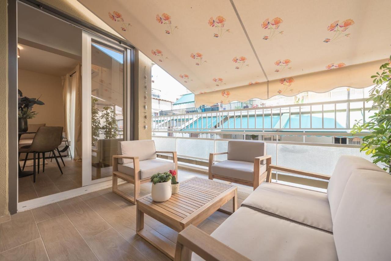 Beautiful & Renovated Aprtm In Piraeus Apartamento Exterior foto