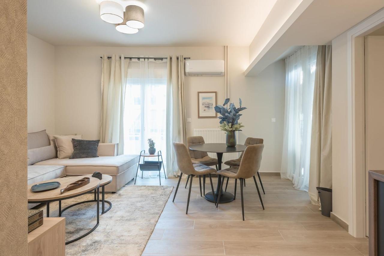 Beautiful & Renovated Aprtm In Piraeus Apartamento Exterior foto