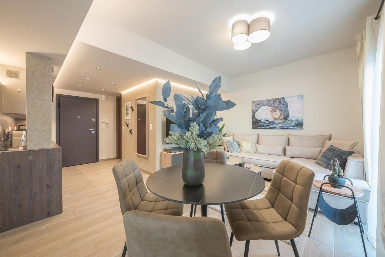 Beautiful & Renovated Aprtm In Piraeus Apartamento Exterior foto